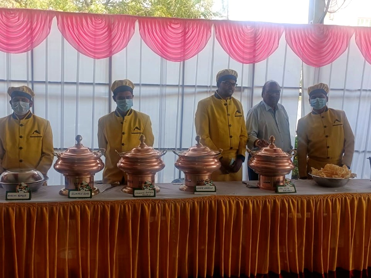 Sri Annapurna Caterers kitchen team preparing food